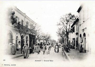 Aumale-GdeRue-02