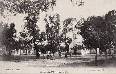 Bou-Medfa-Place-Eglise