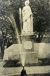 Frenda-laStatue