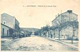 L'hôtel et la grande rue.