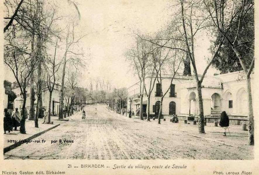Sortie du village, route de Saoula