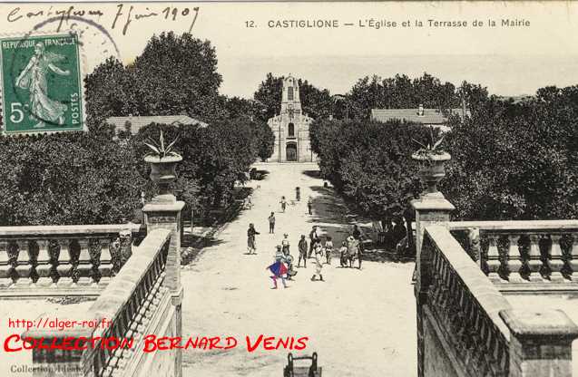 L'église et la terrasse de la mairie