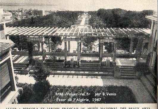 Pergola et jardin français du musée national