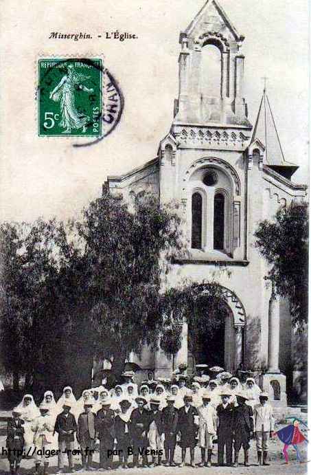 L'église...un jour de communion.(1908)