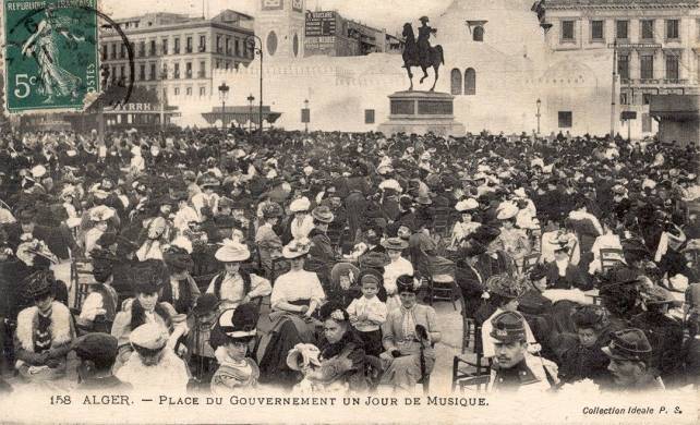 La Place du Gouvernement un jour de musique
