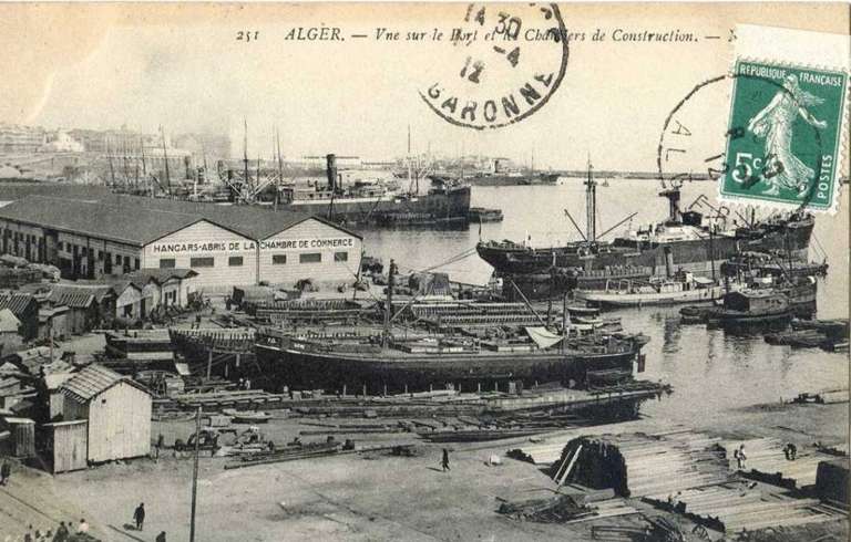 Le port, les chantiers de construction