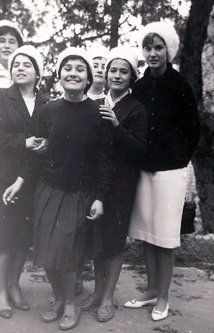 Hélène Bortolotti - Thérèse Engel - Claude Font - Marie Thérèse Faber - Edith Flament - Mylène.