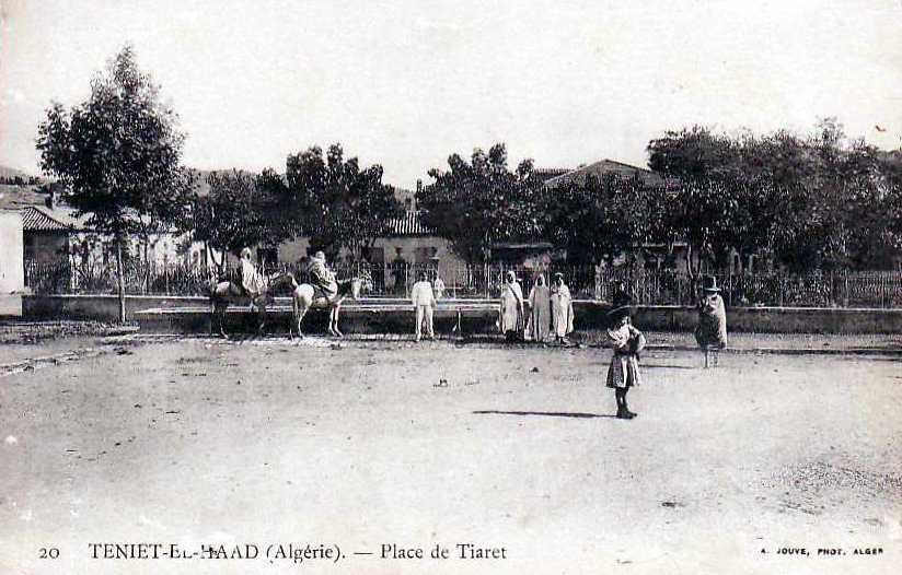teniet-el-haad,la place de tiaret