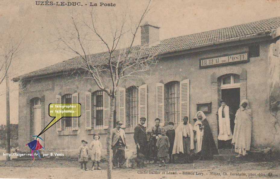 Le bureau de poste.