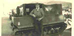 1958 - Marc DESVERNES
devant le "cercueil roulant"