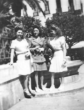 Alger - Avril 1947
----
Josette BERNICOLA
Jeanine PENALVA
Lucienne BERNICOLA
