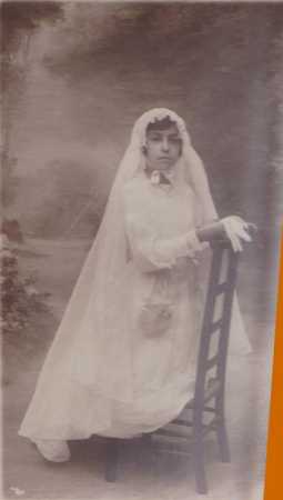 Jeanne CHAFFORT en communiante