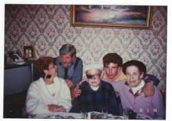 Danielle CIXOUS
son compagnon 
Michel Roussillon
Joseph CIXOUS
Michael CIXOUS
(fils de Claude )
Claire CIXOUS
