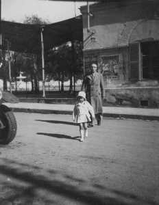 Mai 1936
Maurice GUILLET
et sa petite fille 
Micou GARRISSON