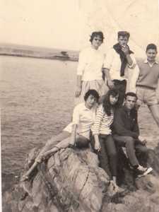 debout:
Marie-Louise BERTOCHINI
Georges GOTNICH
Fils MONNERET

accroupis:
Marie-Jeanne LAMARQUE
Annie ARNAUD
X