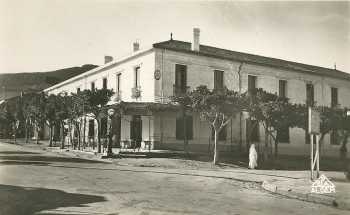 l'Hotel des Arts
tenu par Mr Mme POUZENS 
puis par Mme FRONTEAU