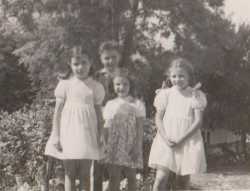 NERAC en 1956
vacances en France
Maryse et Jacqueline MARCOT