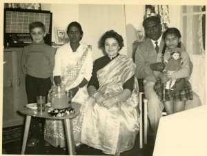 Famille MARIANI
----
Daniel WERY
Mme MARIANI
Rosette WERY
M'Dou MARIANI
le fils