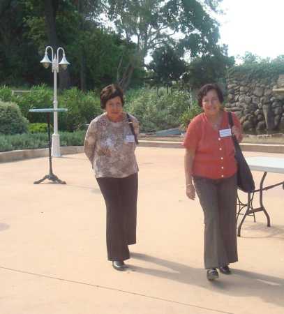 LA VIERE 2009
----
Paulette et Claudine ORFILA