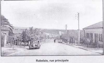 RABELAIS 
La rue principale