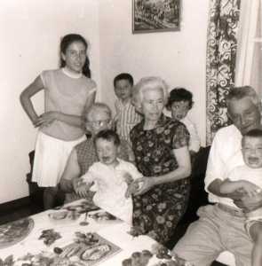 Viviane ALBENTOSA
Antoinette LUBRANO
Hyacinthe ALBENTOSA
Jacqueline ALBENTOSA
Jean-Pierre ALBENTOSA
et les enfants