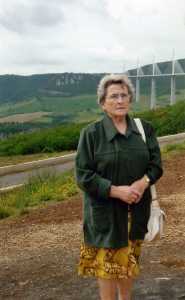 1999
Arlette SUIRE au pont de Millau