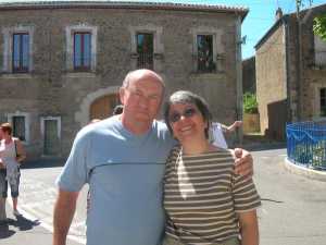 Evelyne MICHELET 
petite-fille de Gaston FOURNIELES
et son mari GUY
----
La Rochelle