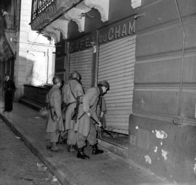 Highlight for Album: Ouverture des Magasins