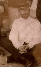 Bey, médecin-major, 1908