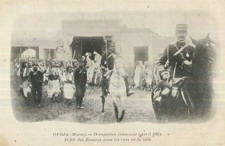 Oujda_d_fil__zouaves_1907