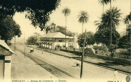 Conakry_av_com_douane