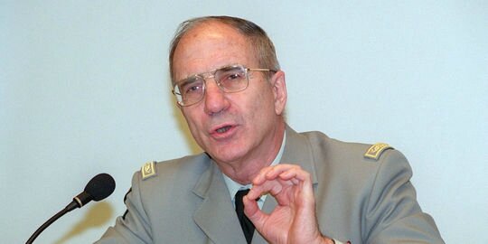 1671097_3_f143_maurice-schmitt-officier-lors-de-la-guerre_0f30afcfe6eafb363bd7a24b5457f9c4