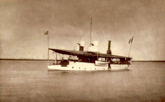 canonnière Yatagan sur le fleuve Rouge