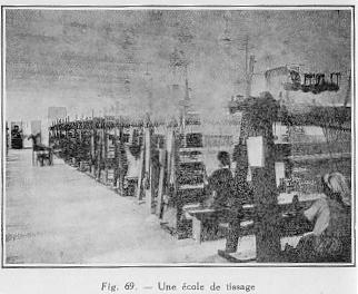 Fig. 69. - Une �cole de tissage