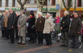 Les personnalit&eacute;s lors de la c&eacute;r&eacute;monie du 5 d&eacute;cembre. Photo DDM, P.B.