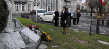 Lors de la lecture du message officiel.