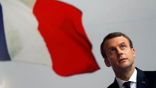 A la Une: Emmanuel Macron en Algrie