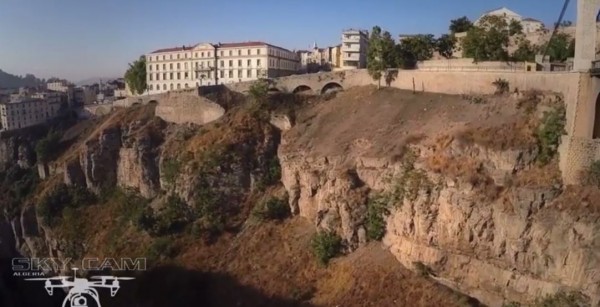 Un drone en approche du lycée