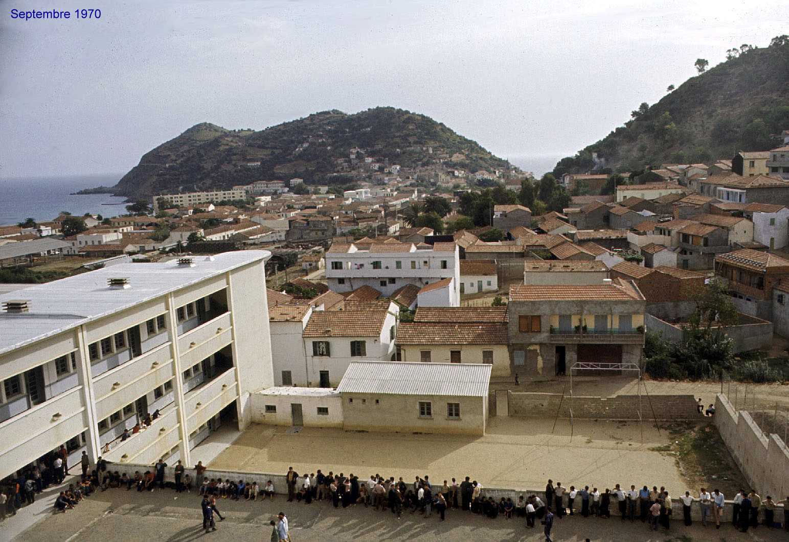 Collo, le collège en 70