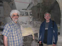 Jean-Michel et Jean-Claude dans la vieille minoterie