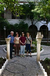 Photo souvenir dans le palais du Bey
