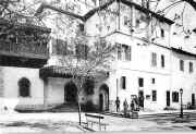photofacade.jpg (69030 octets)