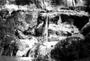 chutes.jpg (77645 octets)