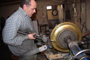 Djamel en plein travail