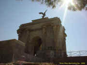 monumentauxmorts4.jpg (26649 octets)