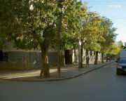 vue sur les 2 ecoles.jpg (40709 octets)