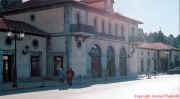facadegare01.jpg (48515 octets)