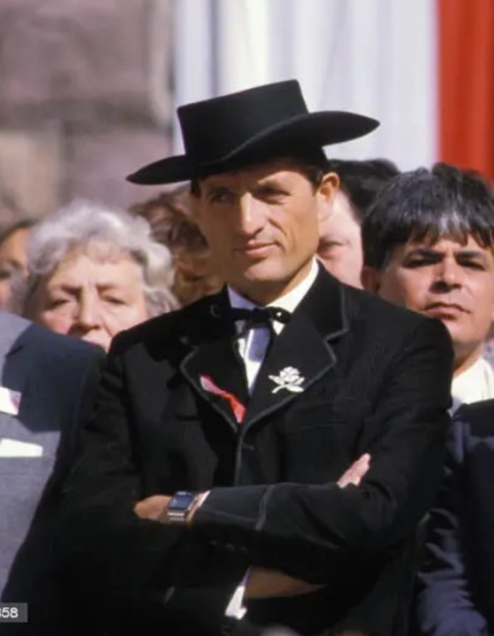 C’est l’article d’un fils de victime de l’OAS ***  Aujourd’hui un ancien ministre de la République est mort
