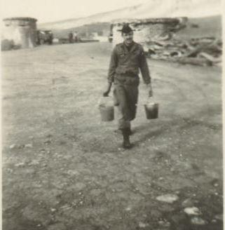 Yvon avec ses deux sceaux