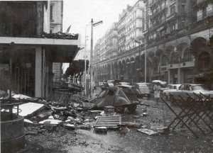 ALGER - Combats de rues
